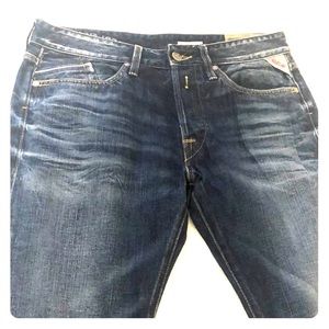 Men’s blue jeans